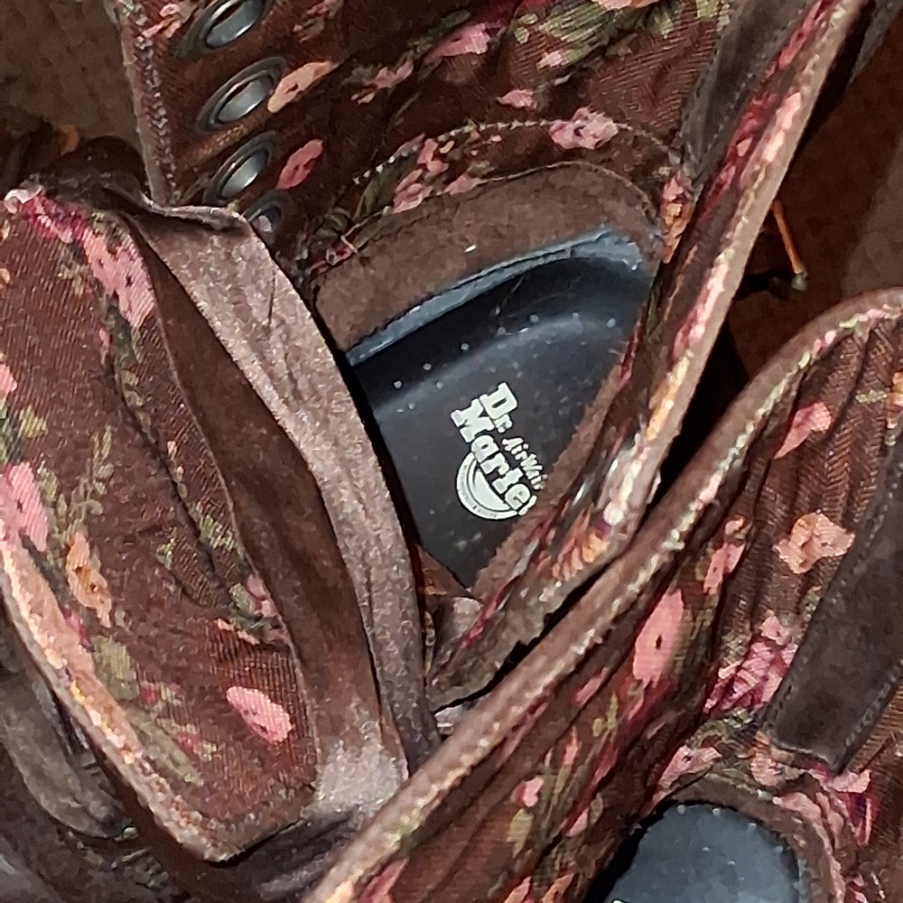 Dr. Martens Brown Leather Men's Boots - Picture 6 of 8